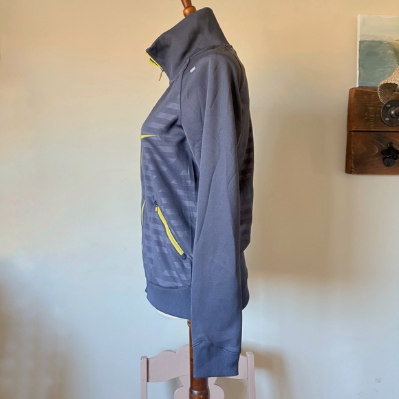Nike Jacket Livestrong Gray Running Jacket with Yellow Accents Sz S - Picture 2 of 9